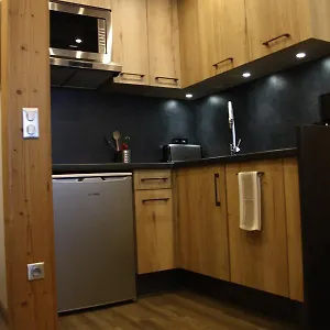 Les Enfants Terribles Appartement